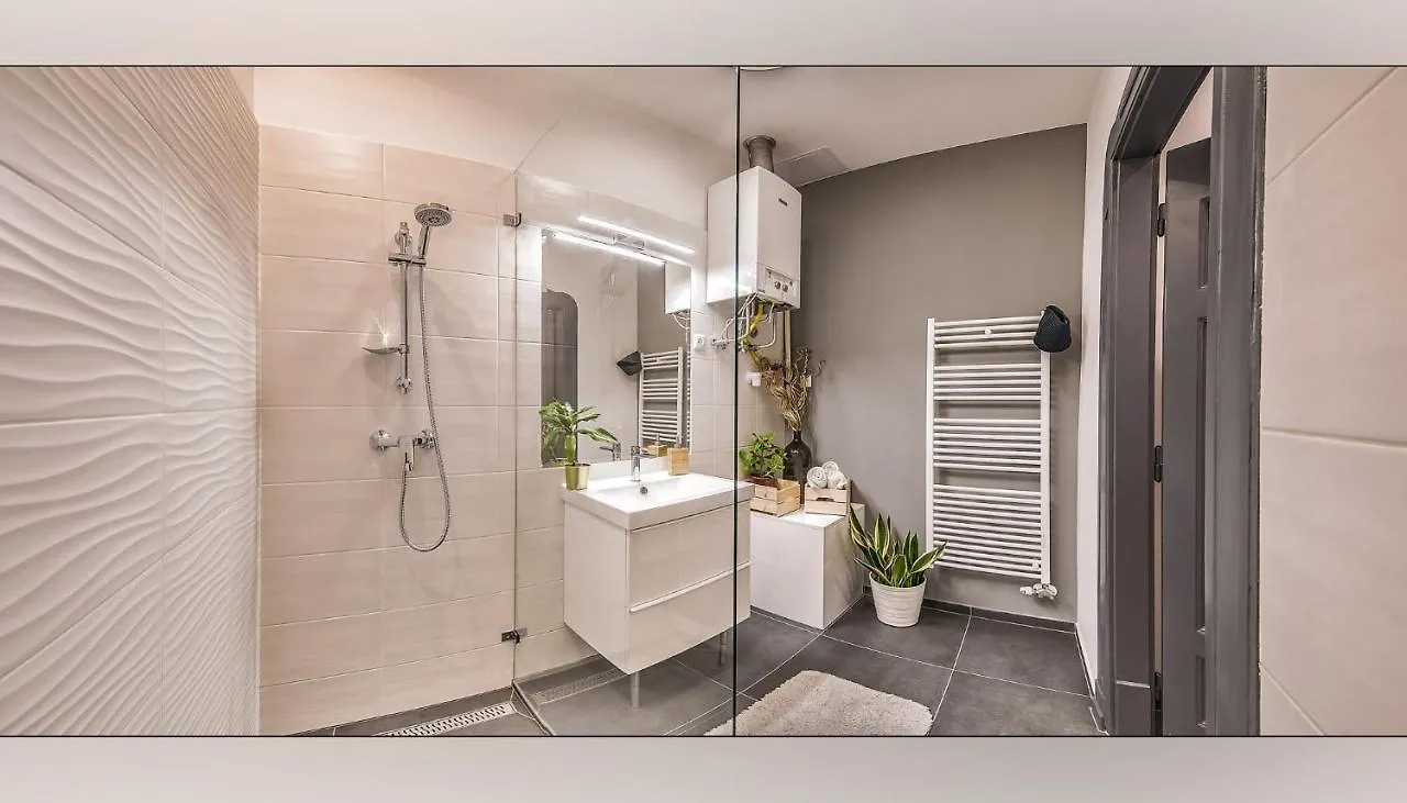 Apartment Spacious Luxury 2Br Apt In Downtown Budapest - Ora Hungary