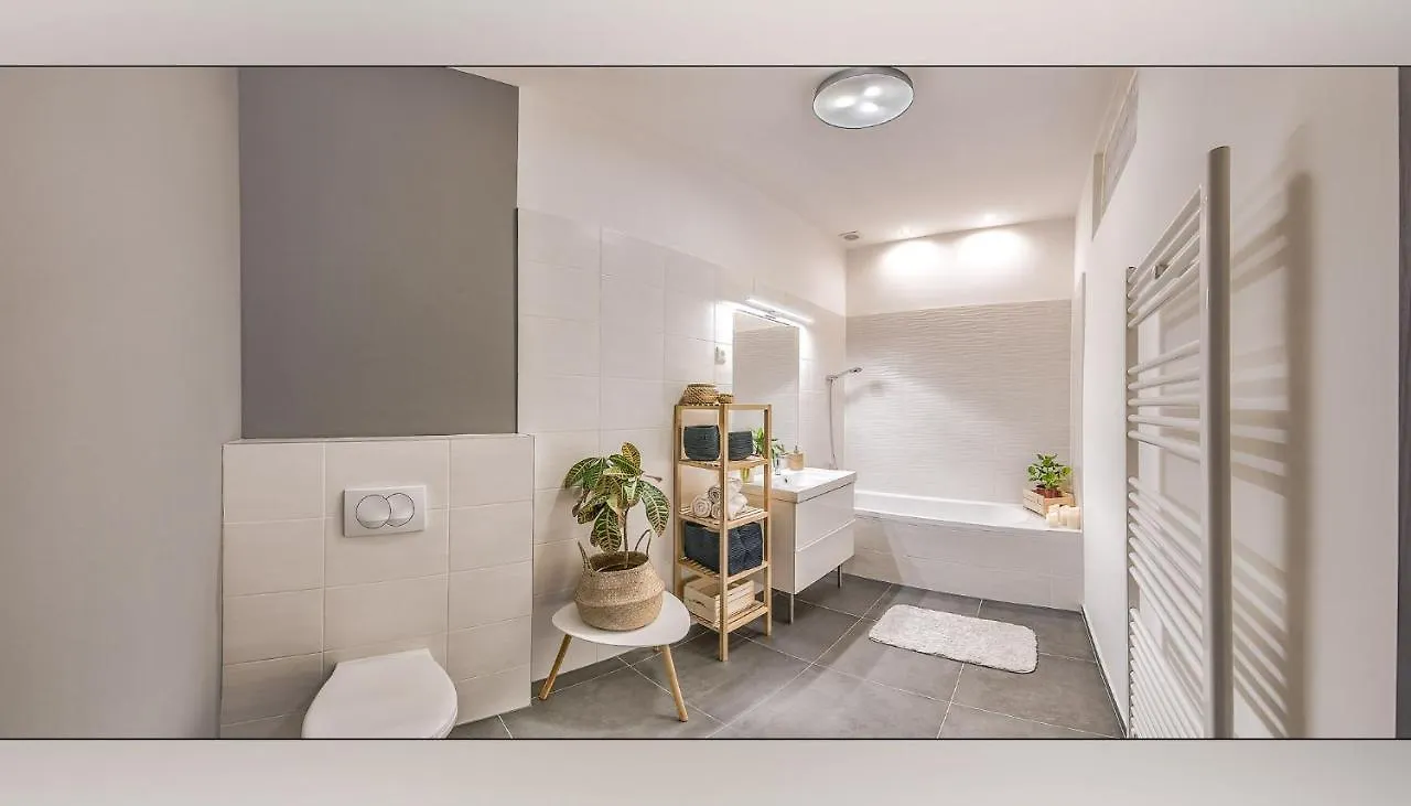 Apartment Spacious Luxury 2Br Apt In Downtown Budapest - Ora