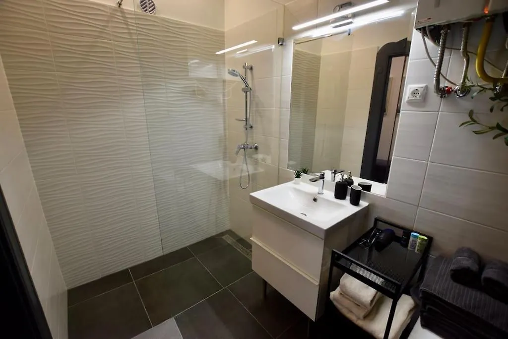 Spacious Luxury 2Br Apt In Downtown Budapest - Ora