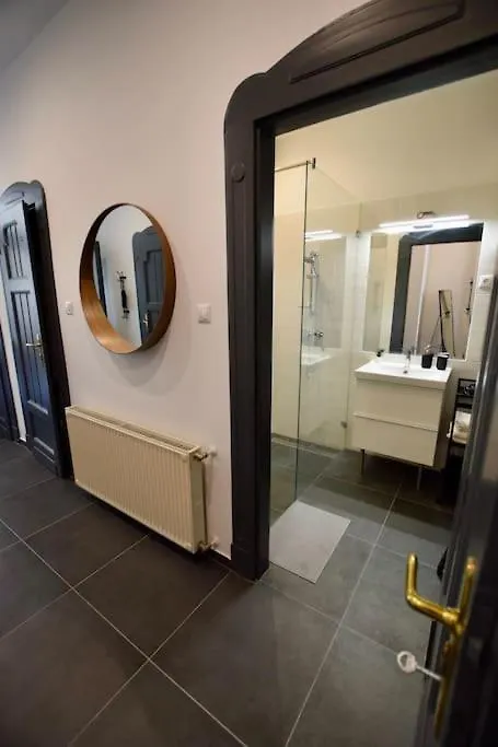 Apartment Spacious Luxury 2Br Apt In Downtown Budapest - Ora