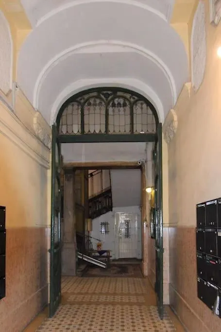 Spacious Luxury 2Br Apt In Downtown Budapest - Ora Hungary